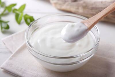 contenitore in vetro con yogurt