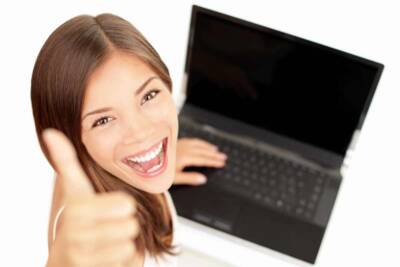 Donna al computer
