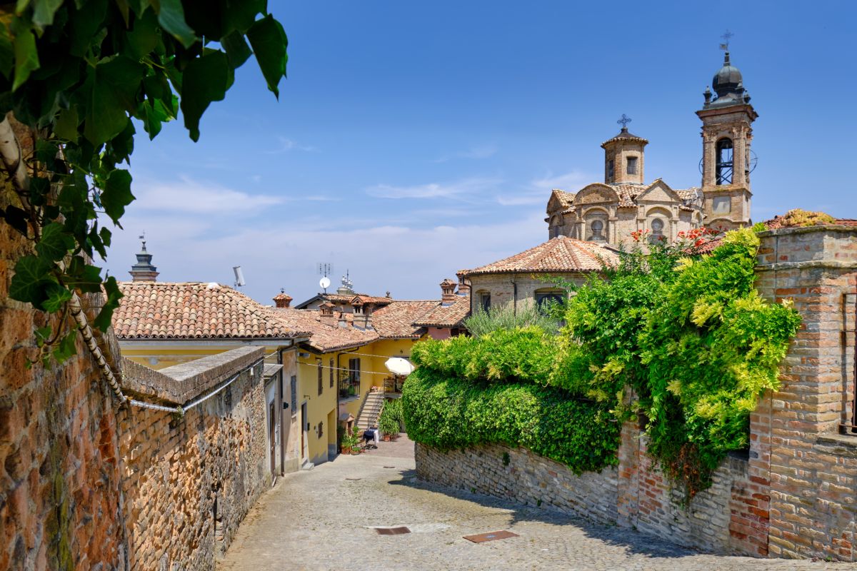 Piemonte - Borgo Medievale Neive