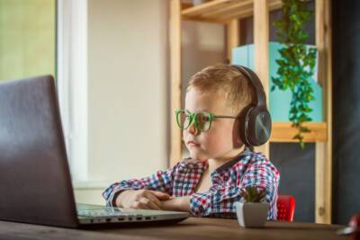bambino computer pc cuffie