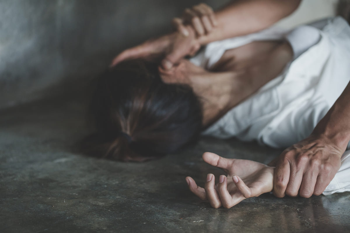 abuso sessuale su una ragazza