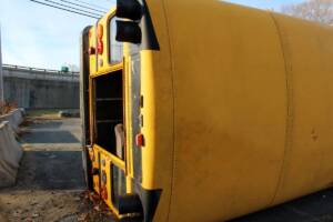 incidente con autobus uscito fuori strada