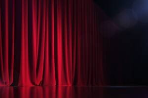 palco di un teatro con tende rosse