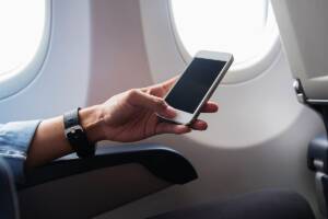 Un cellulare usato in volo