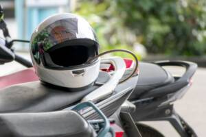 Casco e moto