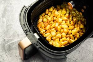 Friggitrice ad aria in cucina