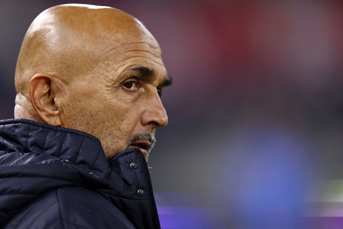 l'allenatore Luciano Spalletti in primo piano