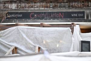 il locale della strage di Crans-Montana Le Constellation dopo la tragedia
