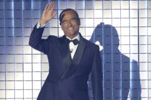 Carlo Conti sul palco dell'Ariston per Sanremo 2026