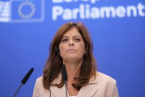 l'eurodeputata con Avs Ilaria Salis al Parlamento Europeo