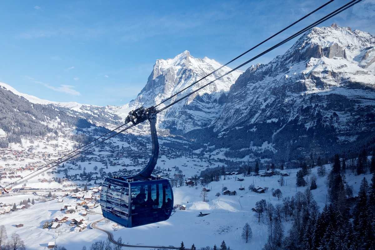 cabinovia in montagna in Svizzera