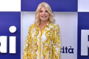 la giornalista Concita Borrelli sorride